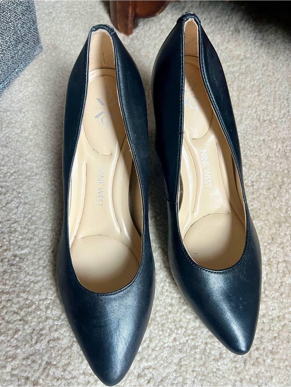 Nine West Black Pointed-Toe Leather Pumps